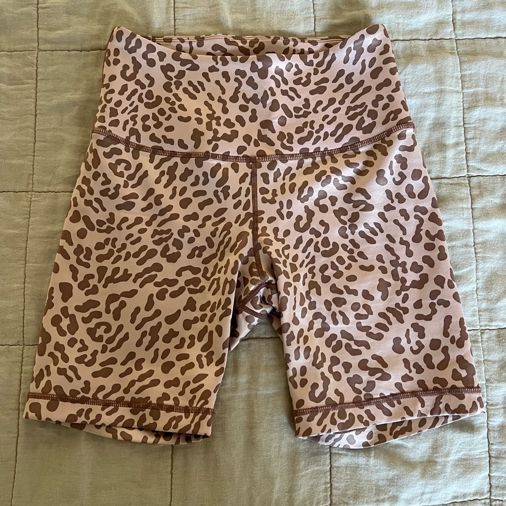 Tanlines Biker Shorts - Picture 4 of 6
